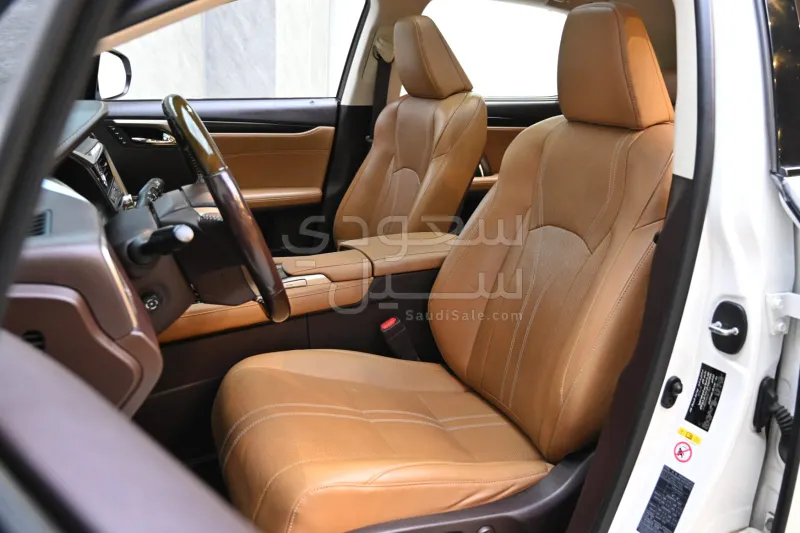 2017 لكزس أر إكس 350