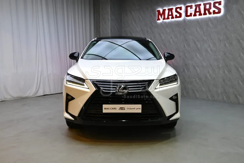 2017 لكزس أر إكس 350