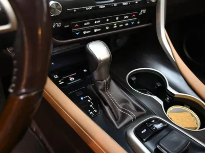 2017 لكزس أر إكس 350