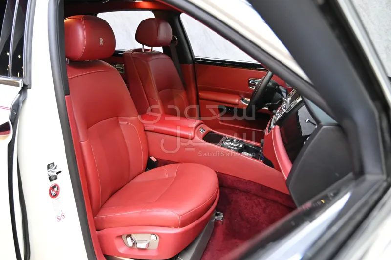 2011 رولز رويس قوست