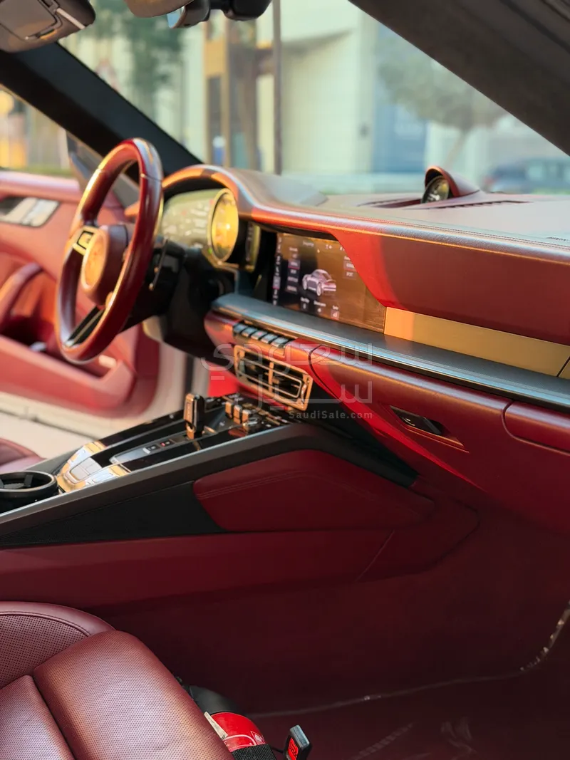 2020 بورش 911 كاريرا 4 اس