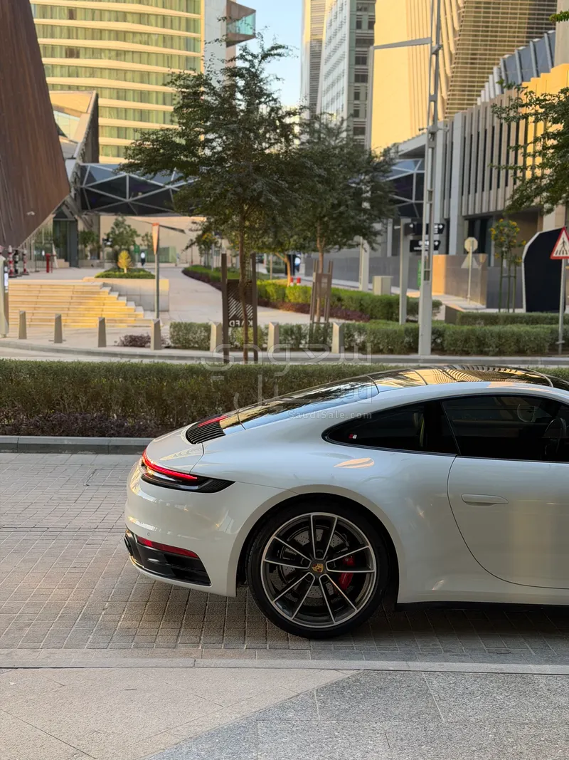 2020 بورش 911 كاريرا 4 اس