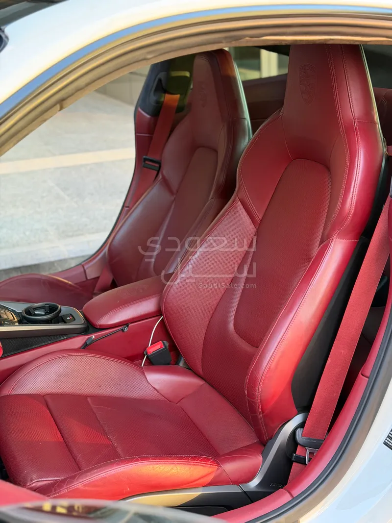 2020 بورش 911 كاريرا 4 اس