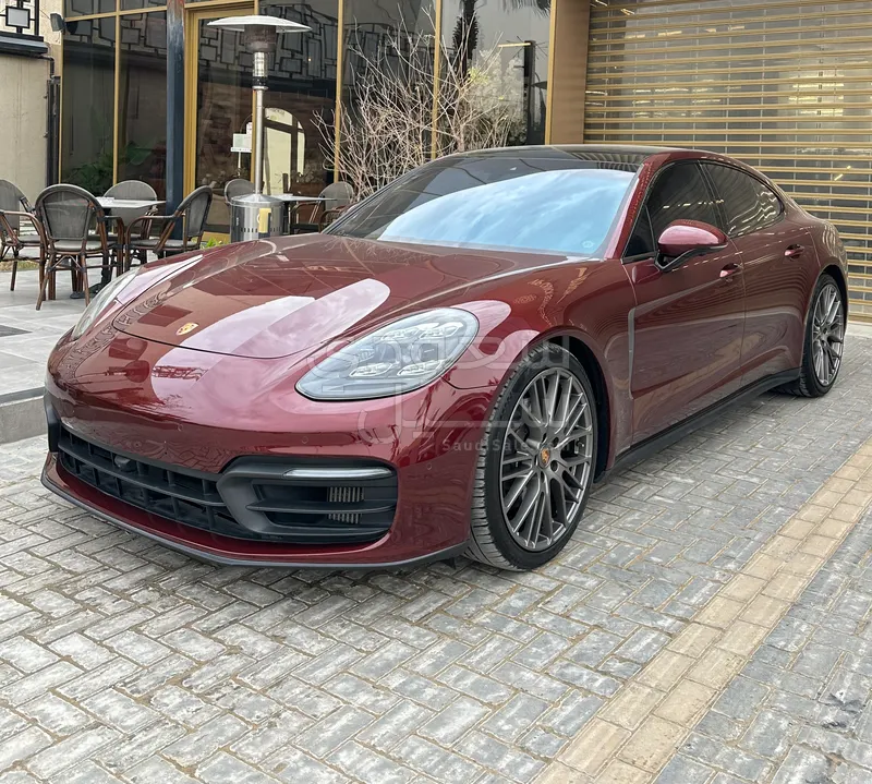 2022 بورش بانميرا بلاتنيوم اديشن