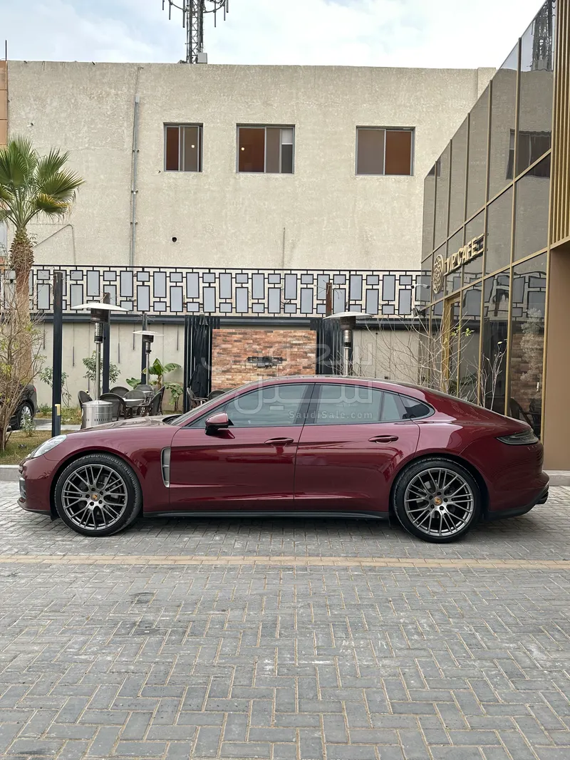 2022 بورش بانميرا بلاتنيوم اديشن