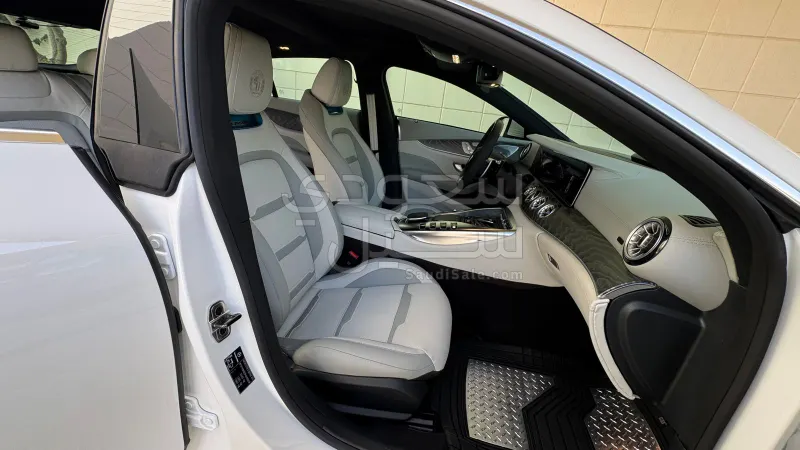 2023 مرسيدس - بنز جي تي 63إس