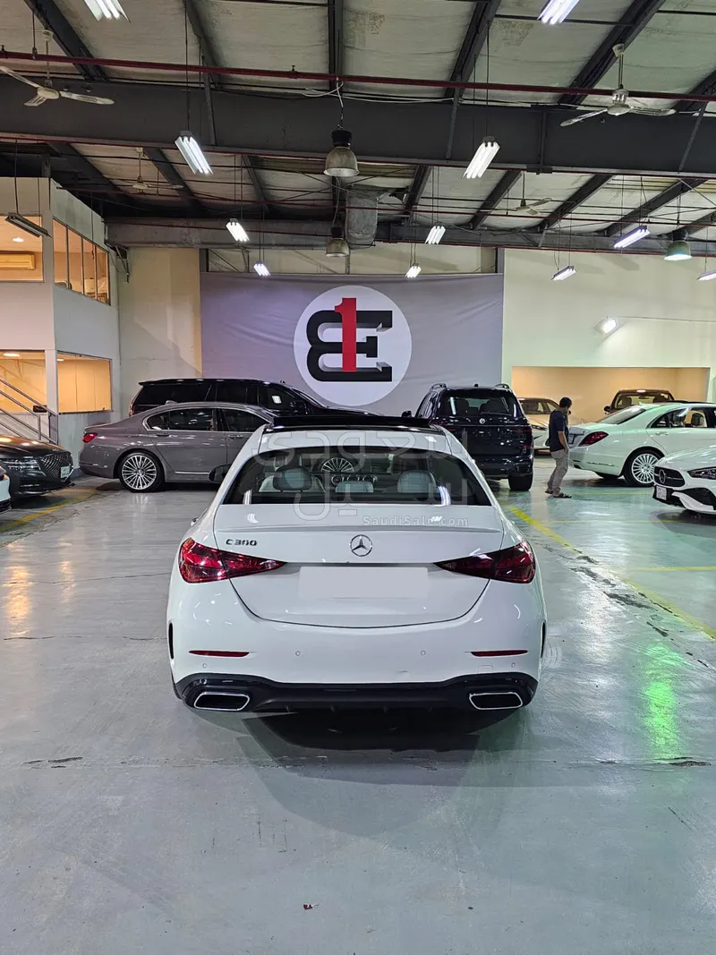 2023 مرسيدس - بنز سي 300