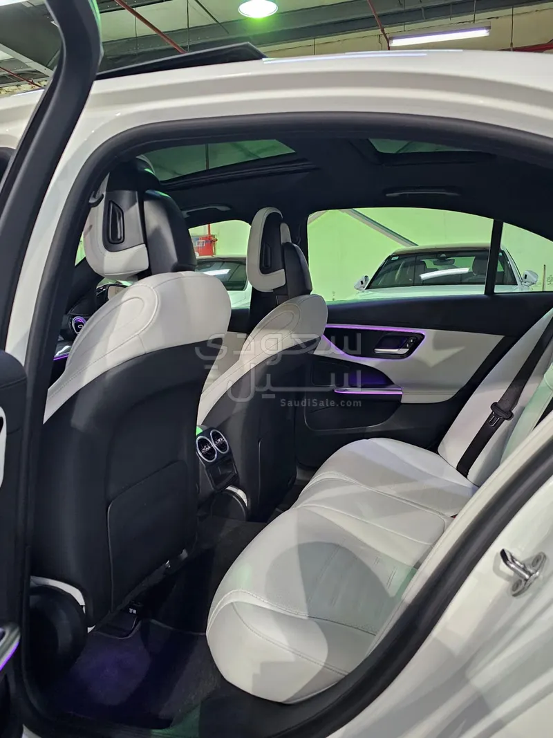 2023 مرسيدس - بنز سي 300