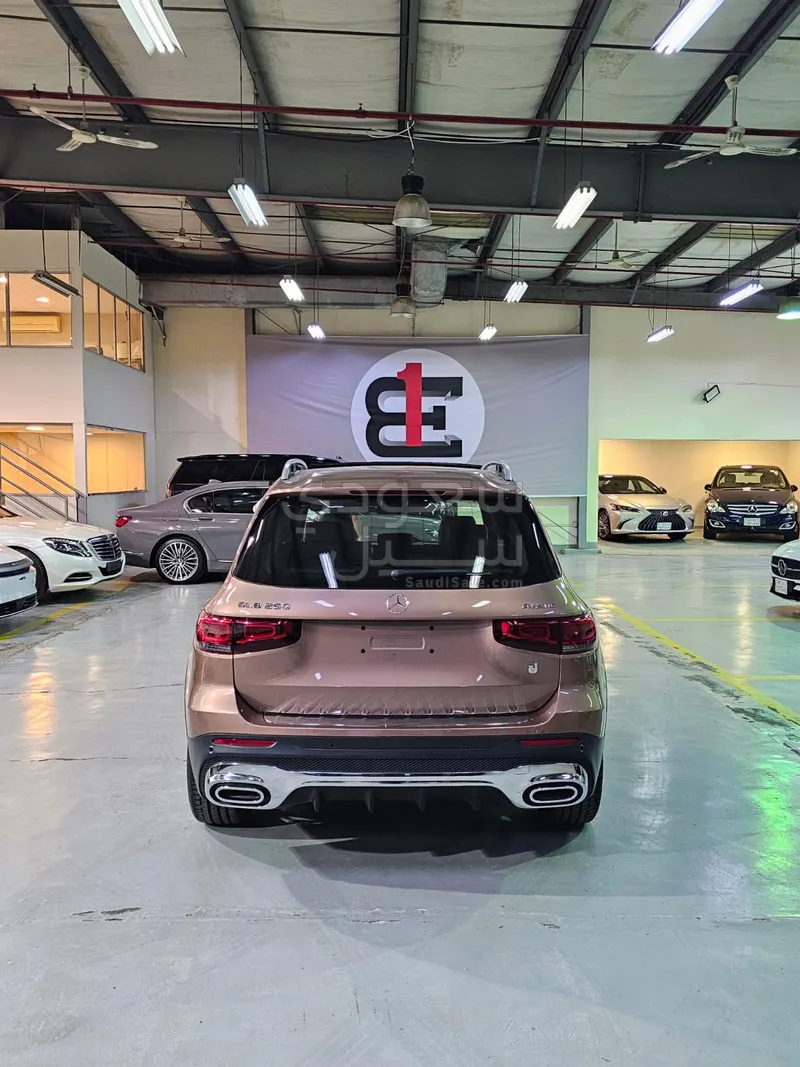 2022 مرسيدس - بنز جي إل بي 250