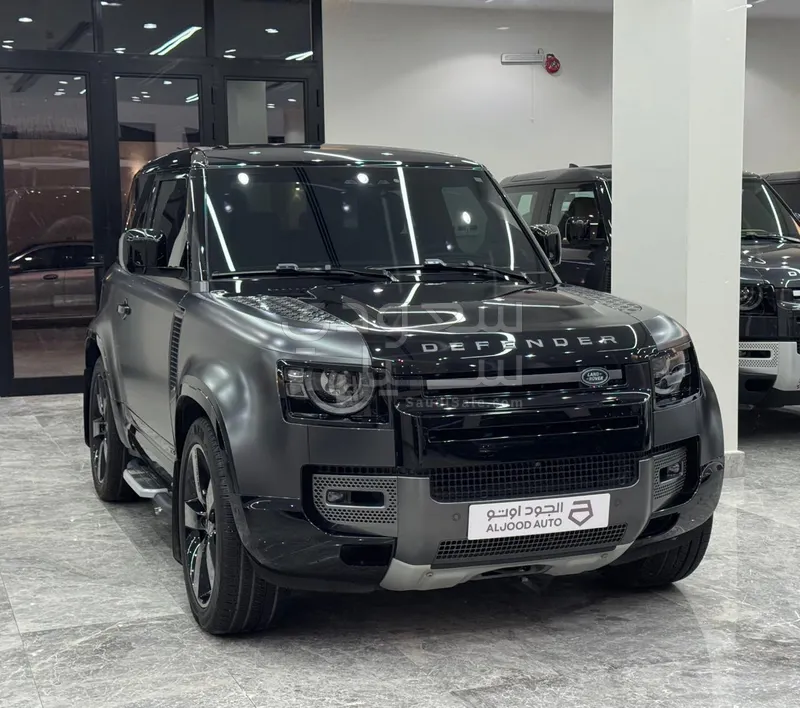 2023 لاند روفر ديفيندر 90
