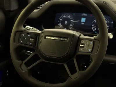 2023 لاند روفر ديفيندر 90