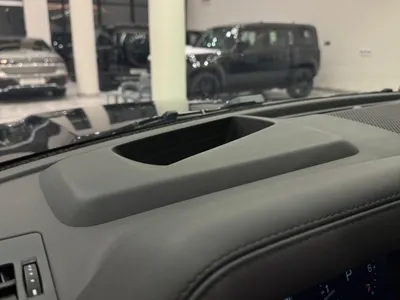 2023 لاند روفر ديفيندر 90