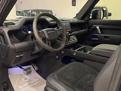 2023 لاند روفر ديفيندر 90