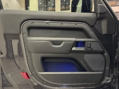 2023 لاند روفر ديفيندر 90