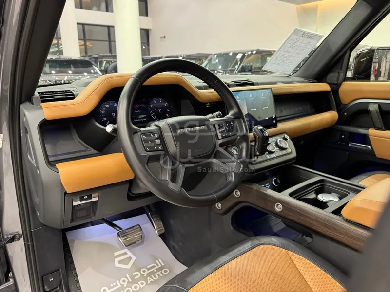2024 لاند روفر ديفيندر اكس 110