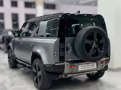 2024 لاند روفر ديفيندر اكس 110