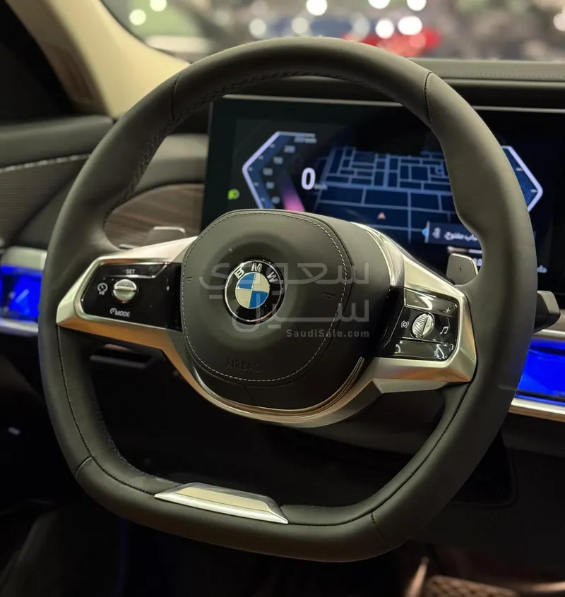 2026 بي ام دبليو الفئة السابعة 735أي