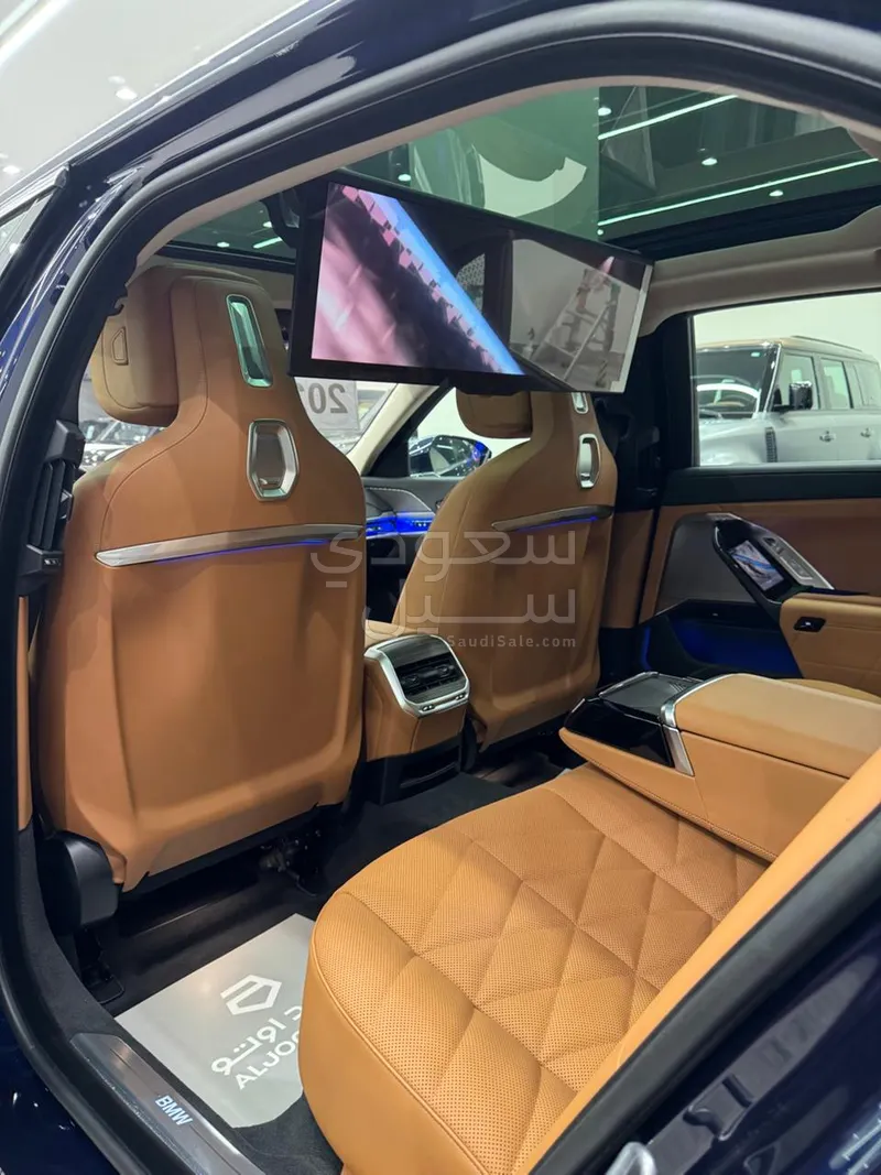 2026 بي ام دبليو الفئة السابعة 735أي