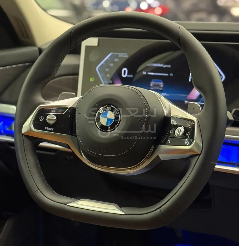 2026 بي ام دبليو الفئة السابعة 735أي