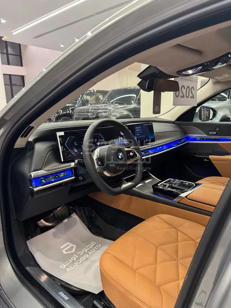 2026 بي ام دبليو الفئة السابعة 735أي