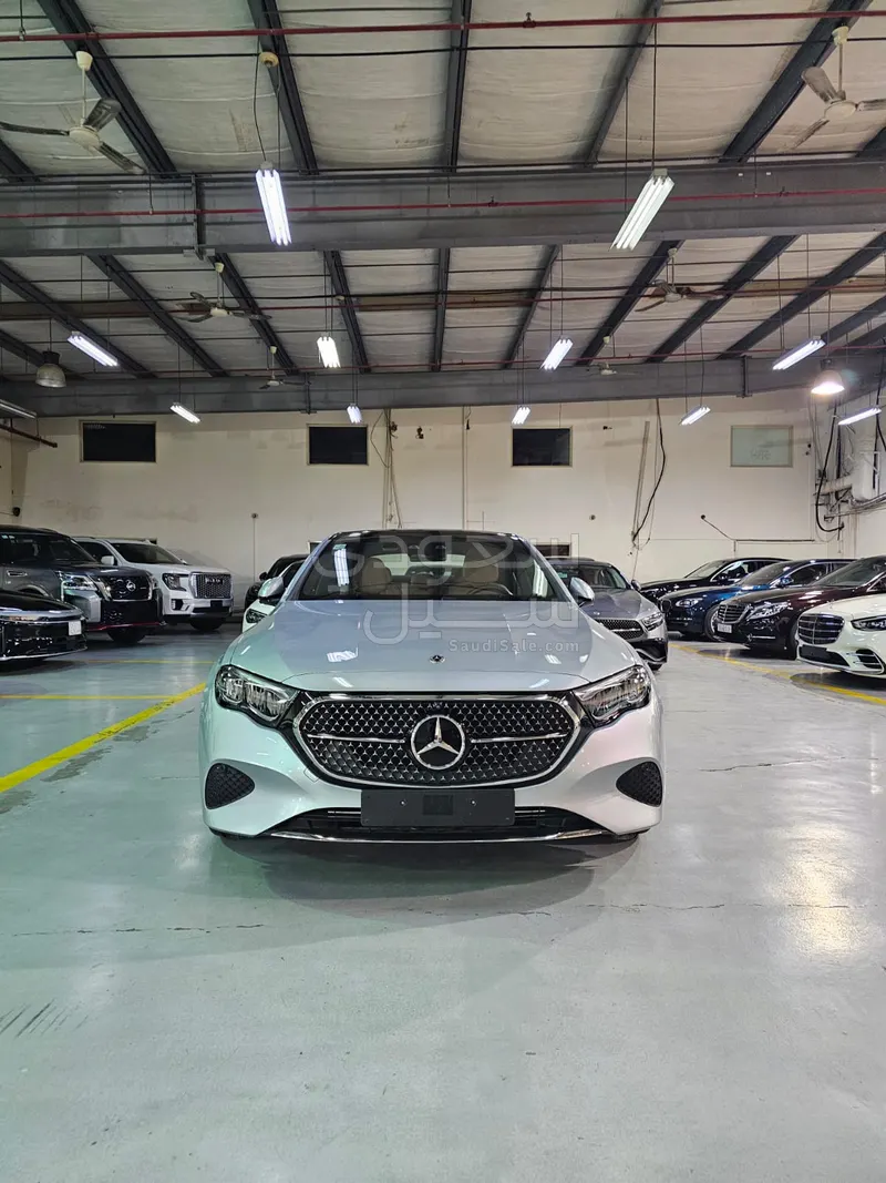 2025 مرسيدس - بنز إي 200