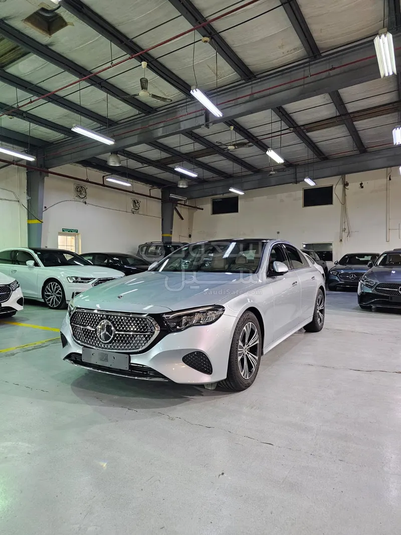 2025 مرسيدس - بنز إي 200