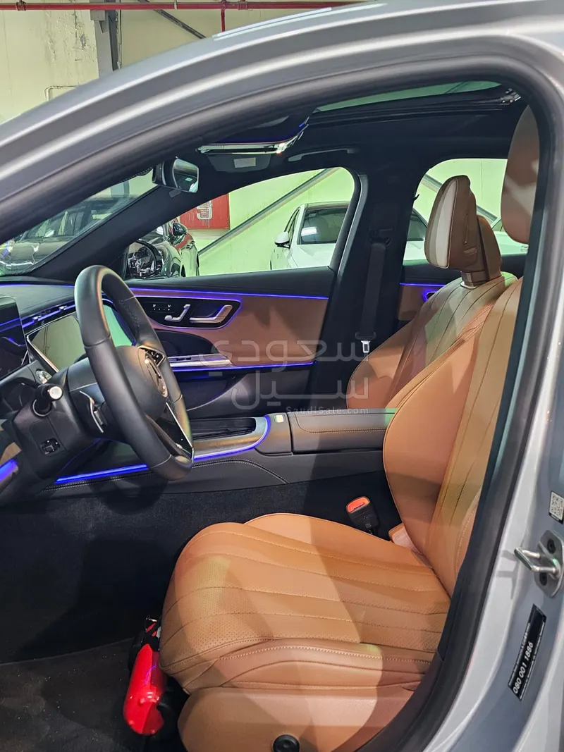 2025 مرسيدس - بنز إي 200