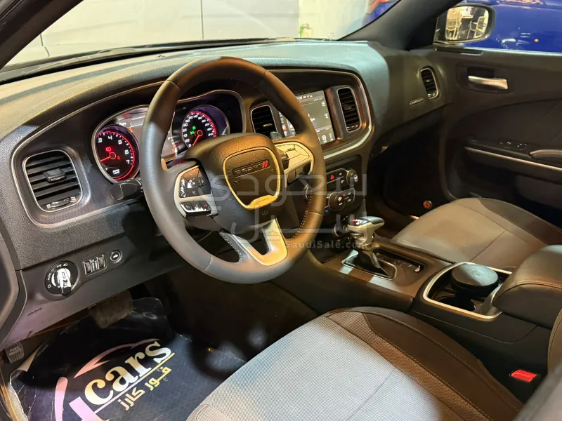 2016 دودج تشارجر جي تي