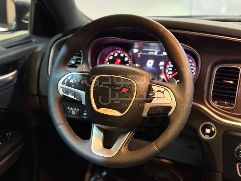 2016 دودج تشارجر جي تي