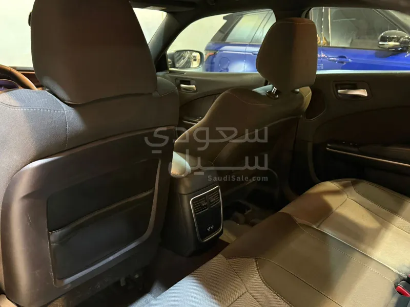 2016 دودج تشارجر جي تي
