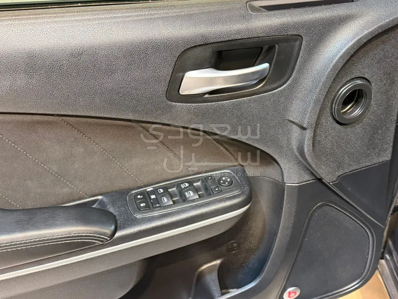 2016 دودج تشارجر جي تي