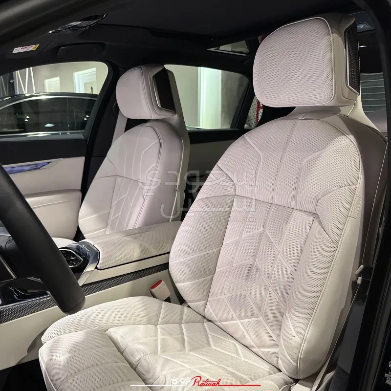 2026 بي ام دبليو الفئة السابعة 735أي