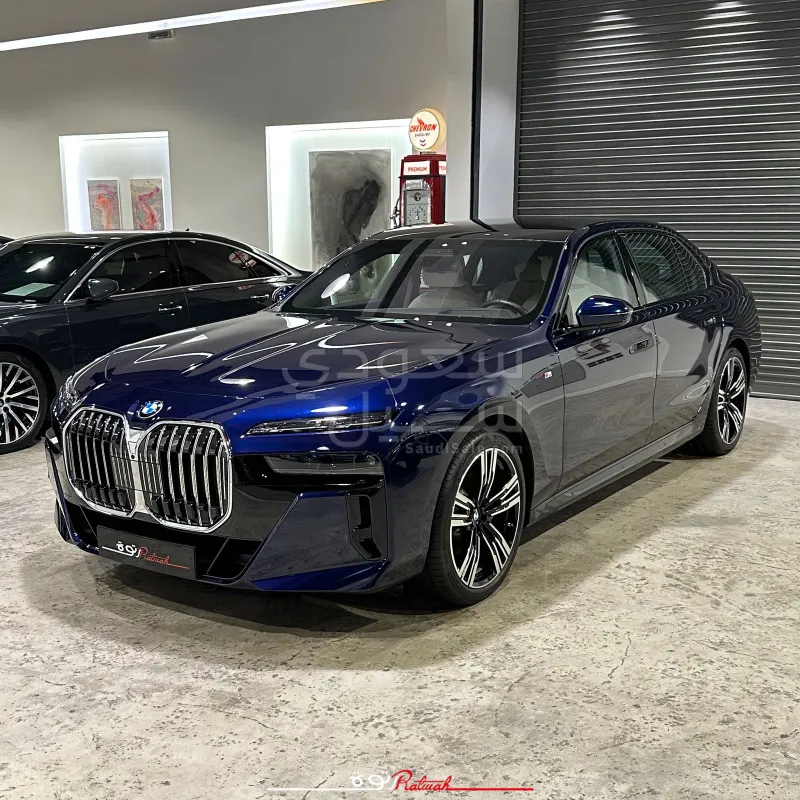 2026 بي ام دبليو الفئة السابعة 735أي