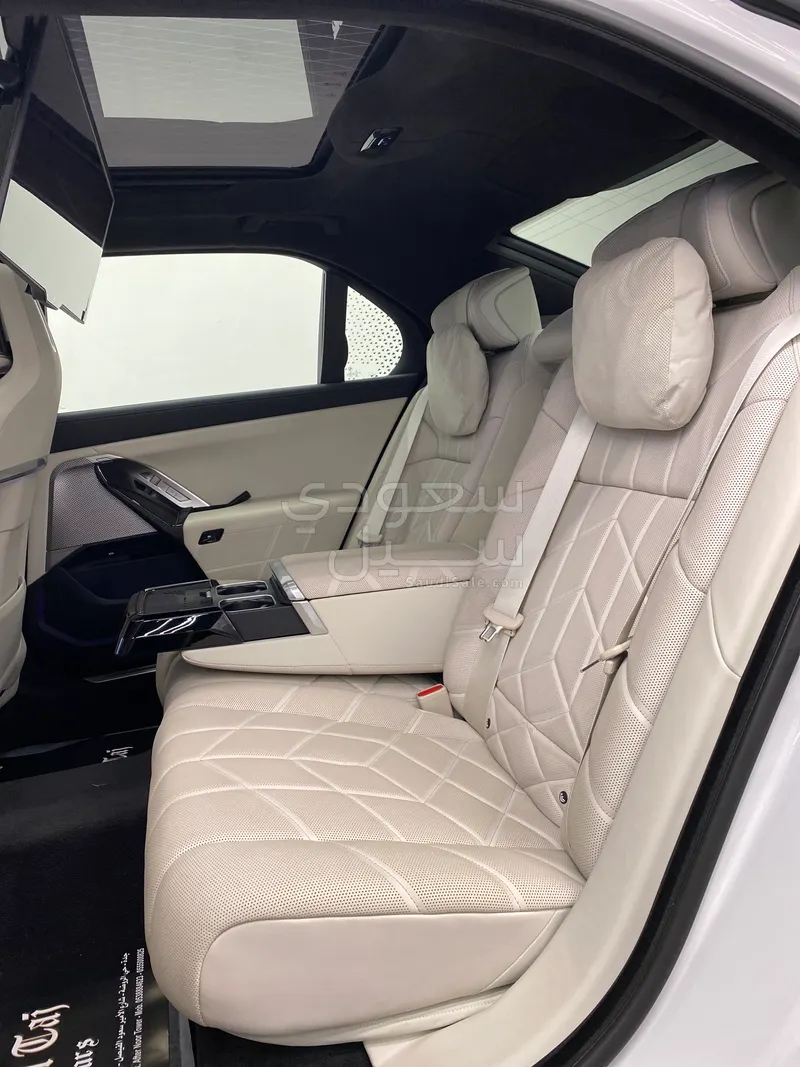 2023 بي ام دبليو الفئة السابعة 740أي