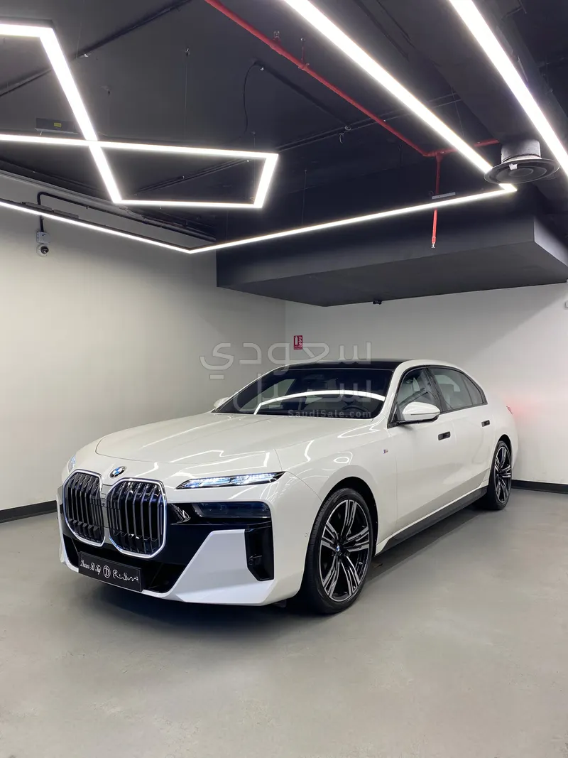 2023 بي ام دبليو الفئة السابعة 740أي