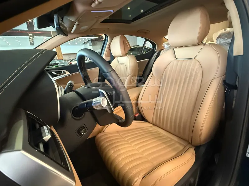 2025 جينيسيس جي 70