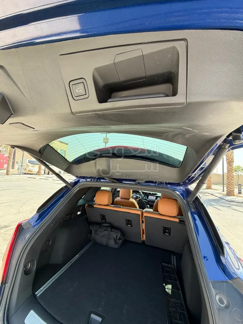 2023 كاديلاك اكس تي 5 بلاتينيوم