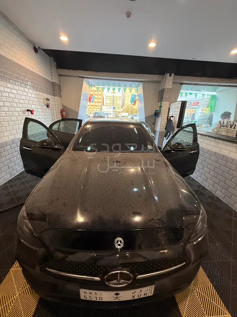 2023 مرسيدس - بنز سي 300