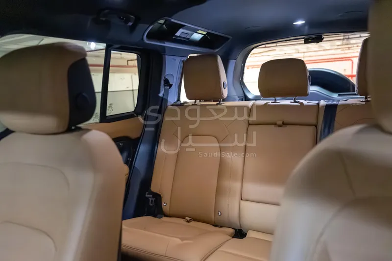 2024 لاند روفر ديفيندر إصدار كارباثيان