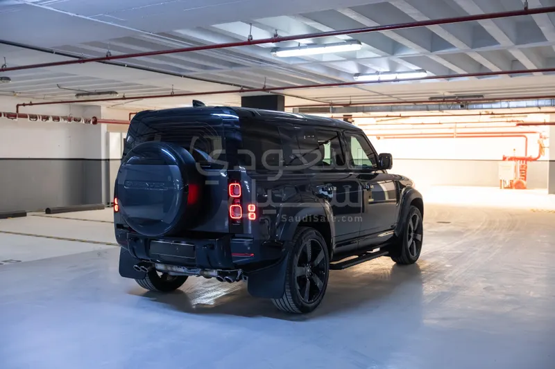 2024 لاند روفر ديفيندر إصدار كارباثيان