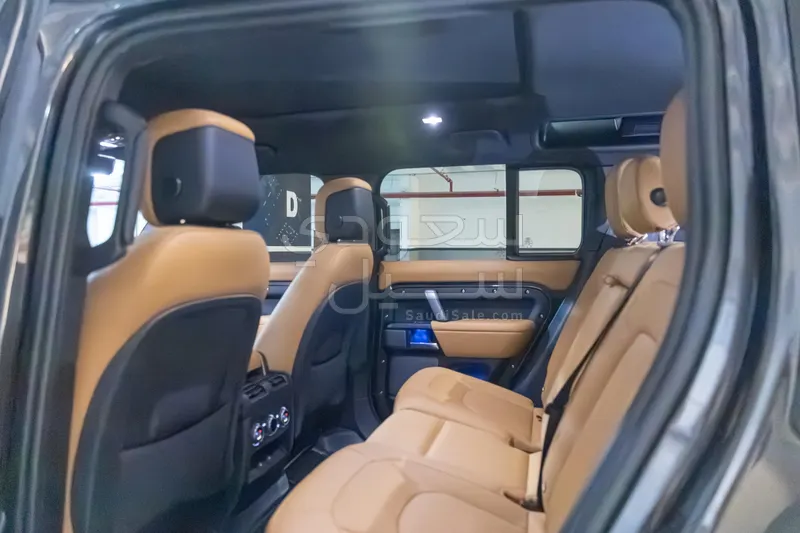 2024 لاند روفر ديفيندر إصدار كارباثيان