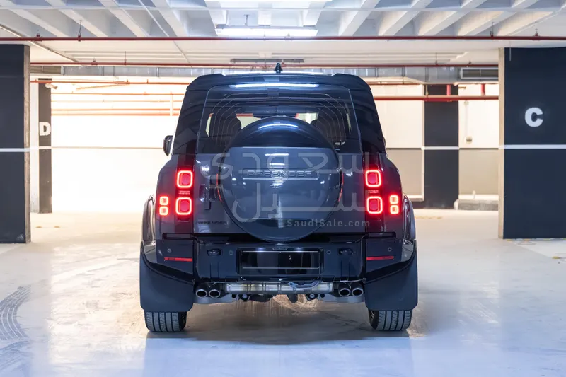 2024 لاند روفر ديفيندر إصدار كارباثيان