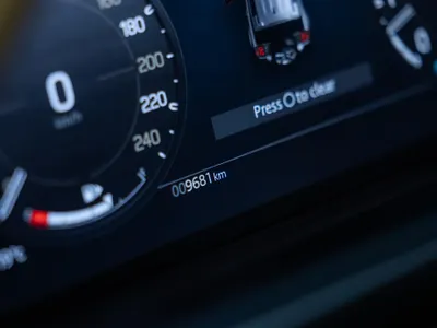 2024 لاند روفر ديفيندر إصدار كارباثيان