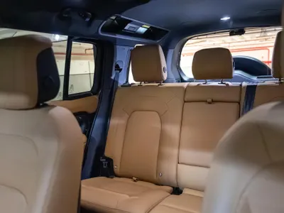 2024 لاند روفر ديفيندر إصدار كارباثيان