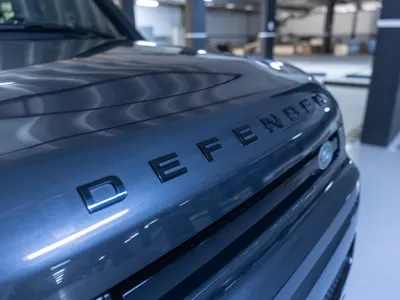 2024 لاند روفر ديفيندر إصدار كارباثيان