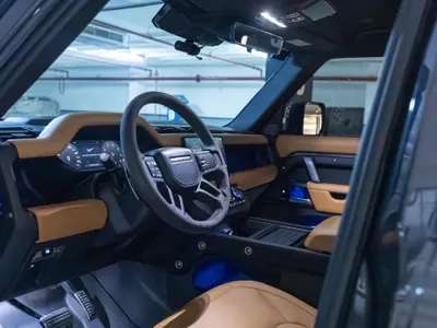 2024 لاند روفر ديفيندر إصدار كارباثيان