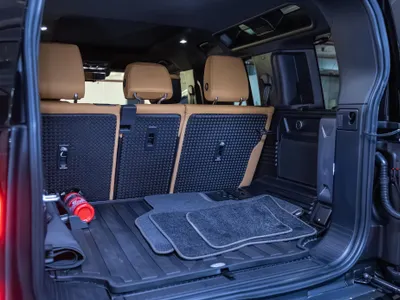 2024 لاند روفر ديفيندر إصدار كارباثيان