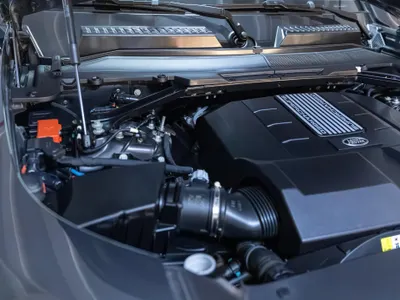 2024 لاند روفر ديفيندر إصدار كارباثيان