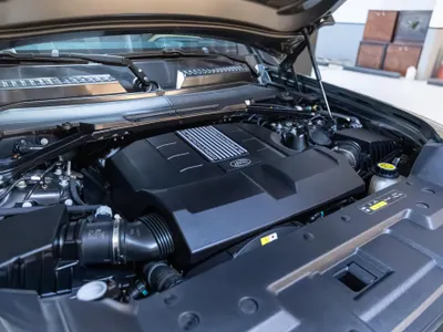 2024 لاند روفر ديفيندر إصدار كارباثيان