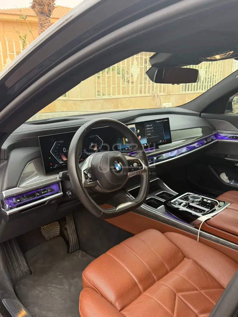 2024 بي ام دبليو الفئة السابعة 735 إل أي